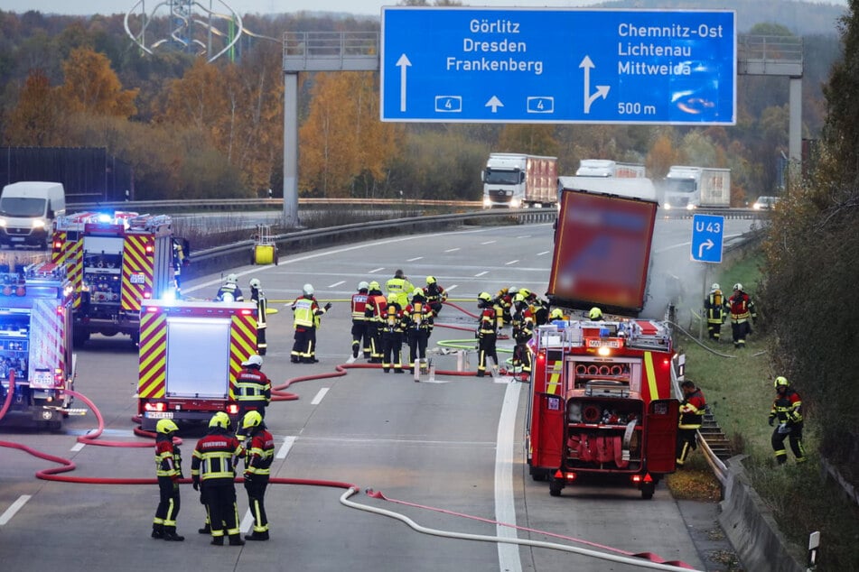 Feuerwehreinsatz am Donnerstagmorgen auf der A4 Richtung Dresden.