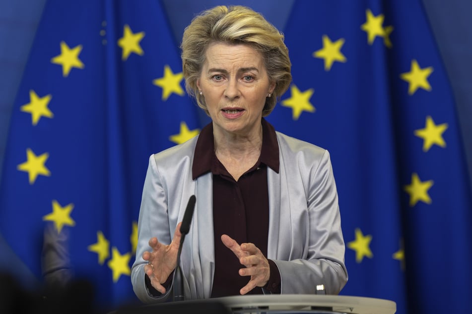 Covid-19 ist nach Angaben von EU-Kommissionspräsidentin Ursula von der Leyen mit fast 3000 Toten pro Tag in der vergangenen Woche Todesursache Nummer eins in der Europäischen Union gewesen.