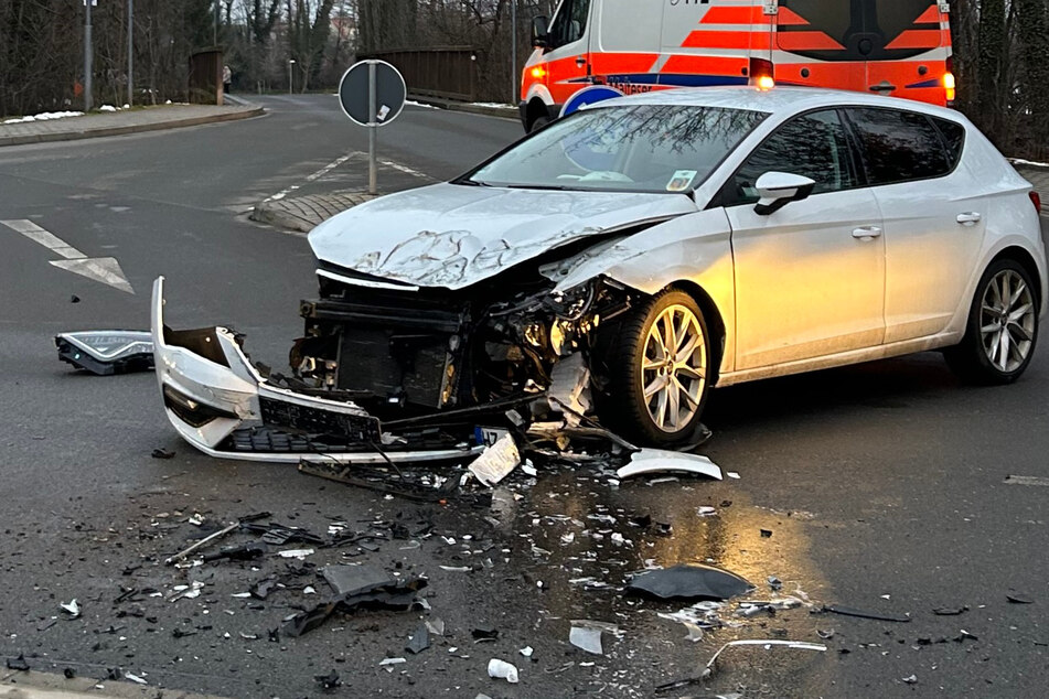 Totalschaden! Drei Verletzte bei Verkehrsunfall im Harz