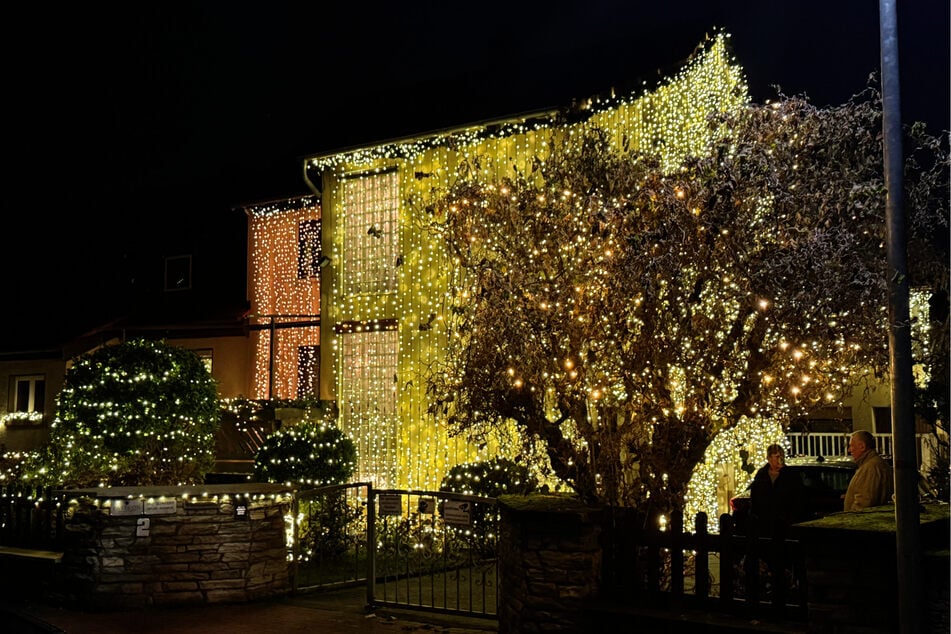 32.000 LEDs leuchten jedes Jahr am Weihnachtshaus in Erlensee.
