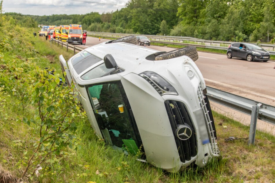 Zwei der sieben Insassen wurden verletzt.