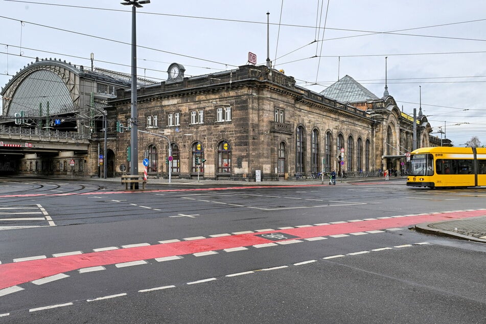 Ein nicht zuzuordnendes Gepäckstück hat im Bahnhof Neustadt einen Polizei-Einsatz ausgelöst. (Archivfoto)