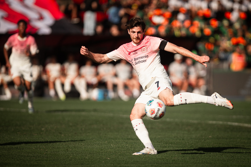 Leverkusens Mittelfeldspieler Jonas Hofmann (33) hat auch mit Blick auf das kommende Bundesliga-Spiel gegen den FC Bayern Klartext gesprochen.