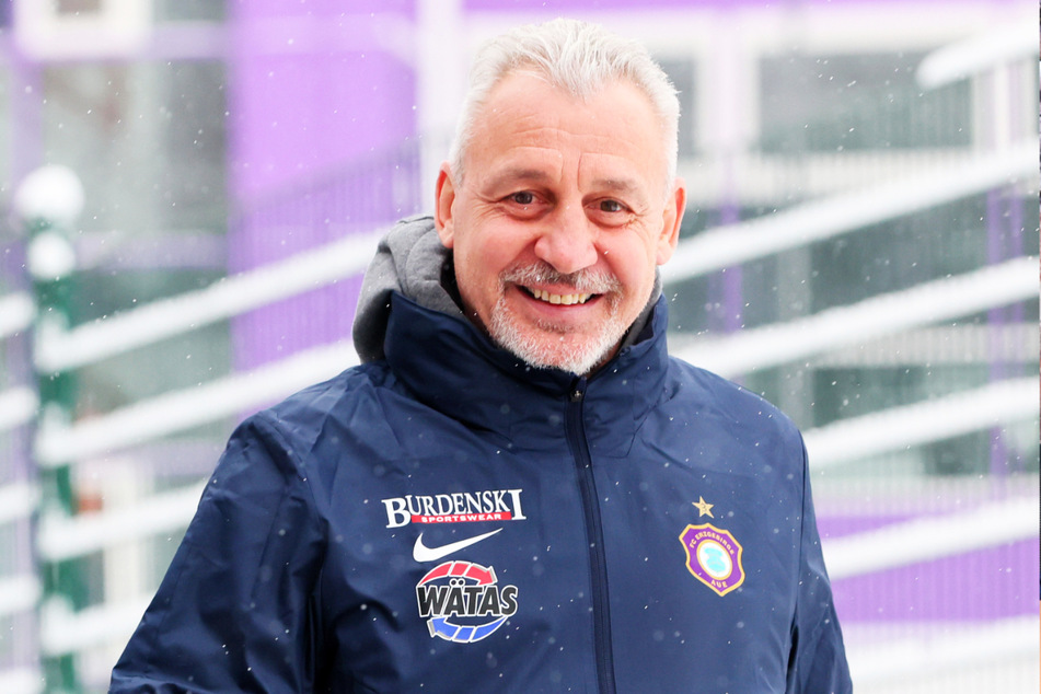 Pavel Dotchev (57).