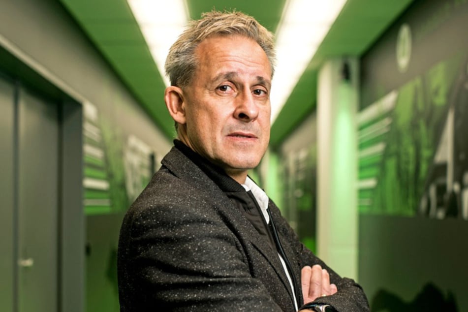 Bewegt sich aktuell zwischen Bühnenprobe, Scheidung und Playboy-Interview: Ex-WM-Sieger Pierre Littbarski (65).