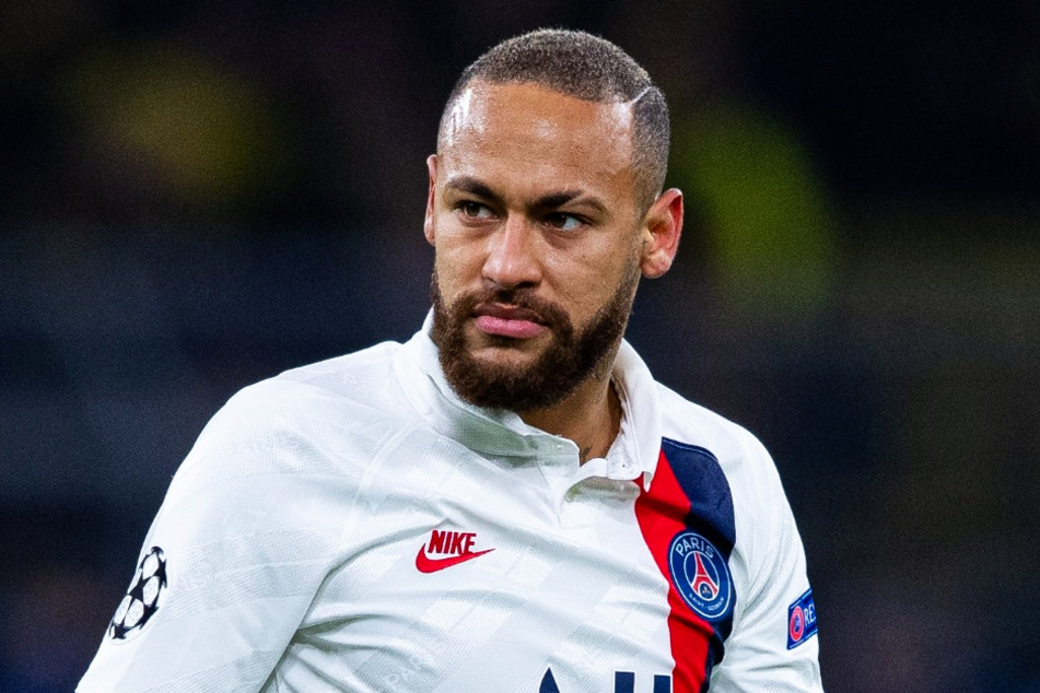 Neymar hat wegen einer homophoben Beleidigung gegen den Freund seiner Mutter mächtig Ärger am Hals.