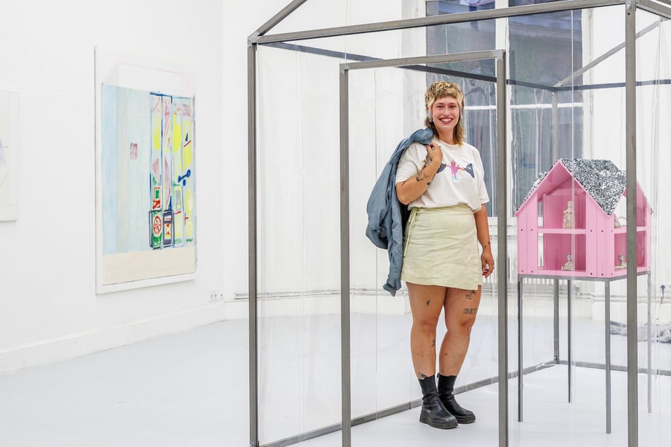 Dresden: Krabbel-Tische und Selbstmal-Emojis: Diplomausstellung an Dresdner Kunsthochschule
