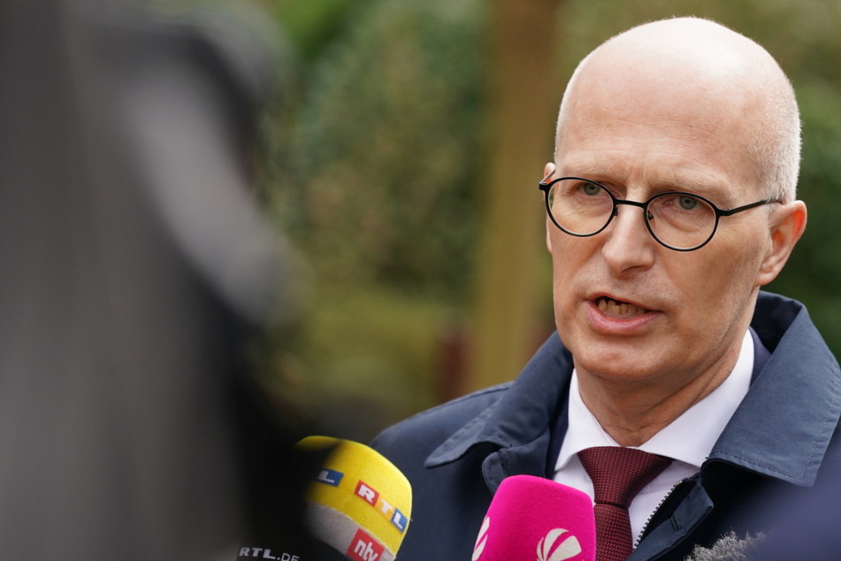 Die Zahle der Corona-Neuinfektionen steigt wieder. Das besorgt Bürgermeister Peter Tschentscher (55, SPD).