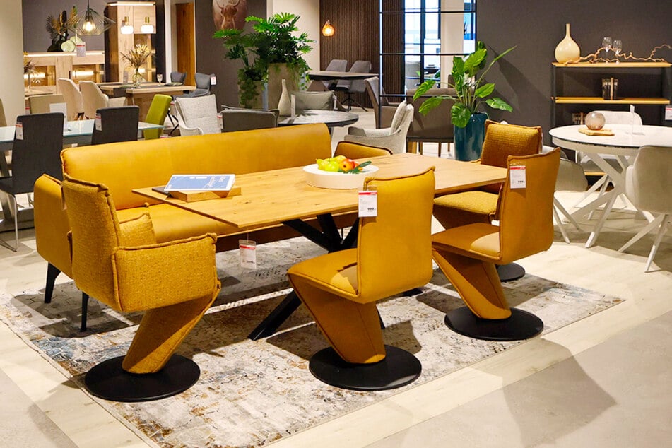 porta öffnet am Sonntag (3.5.) und gibt hohe Rabatte auf Möbel, Deko und im Restaurant