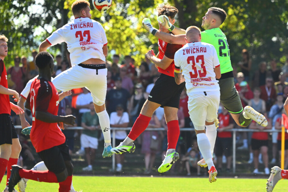 Mühsam kämpfte sich der FSV Zwickau gegen den Siebtligisten in die nächste Runde beim Sachsenpokal.