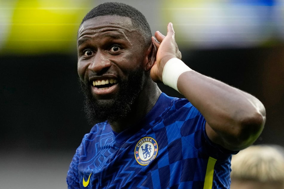 Der FC Bayern München hat offenbar Interesse daran, den deutschen Nationalspieler Antonio Rüdiger (28) vom FC Chelsea abzuwerben.