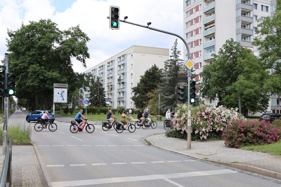 Auf der Stübelallee passieren oft Verkehrsunglücke, die Stadt will jetzt handeln.