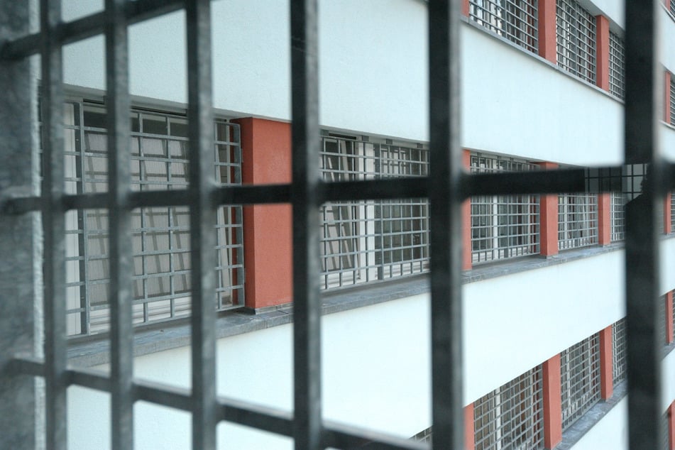 Der Blick aus dem Chemnitzer Frauen-Knast: Hier sollte Liebich ihre Haft antreten, tauchte stattdessen aber unter.