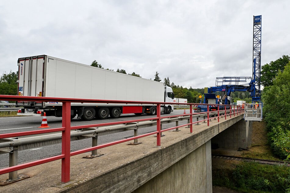 Der Abschlussbericht für die Spannbeton-Autobahnbrücke bei Siebenlehn steht noch aus.