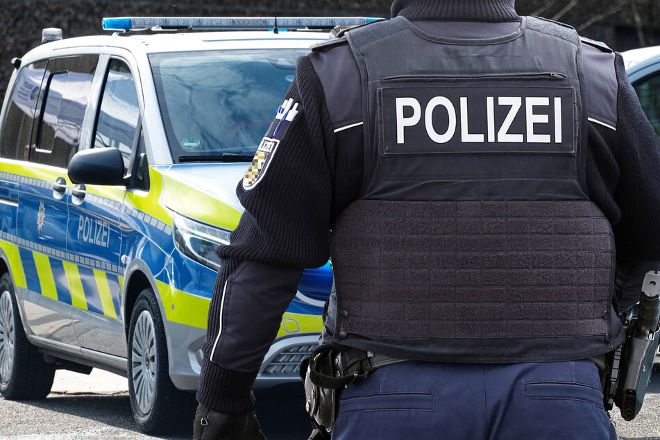 Messer-Attacke in Frankfurt-Sossenheim: Ein Überfall-Kommando der Frankfurter Polizei rückte aus und nahm einen 23-jährigen Tatverdächtigen fest. (Symbolbild)