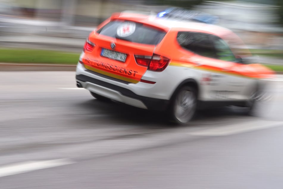 Im Jerichower Land kam ein junger Autofahrer ums Leben. (Symbolbild)