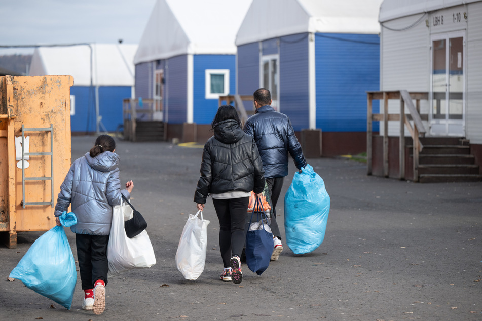 Die Zahl der ankommenden Flüchtlinge ging in Sachsen deutlich zurück. (Symbolbild)