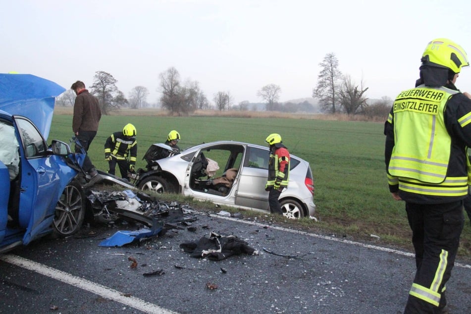 Tragisches Ende nach Frontalcrash: Zwei Verletzte, ein Hund stirbt