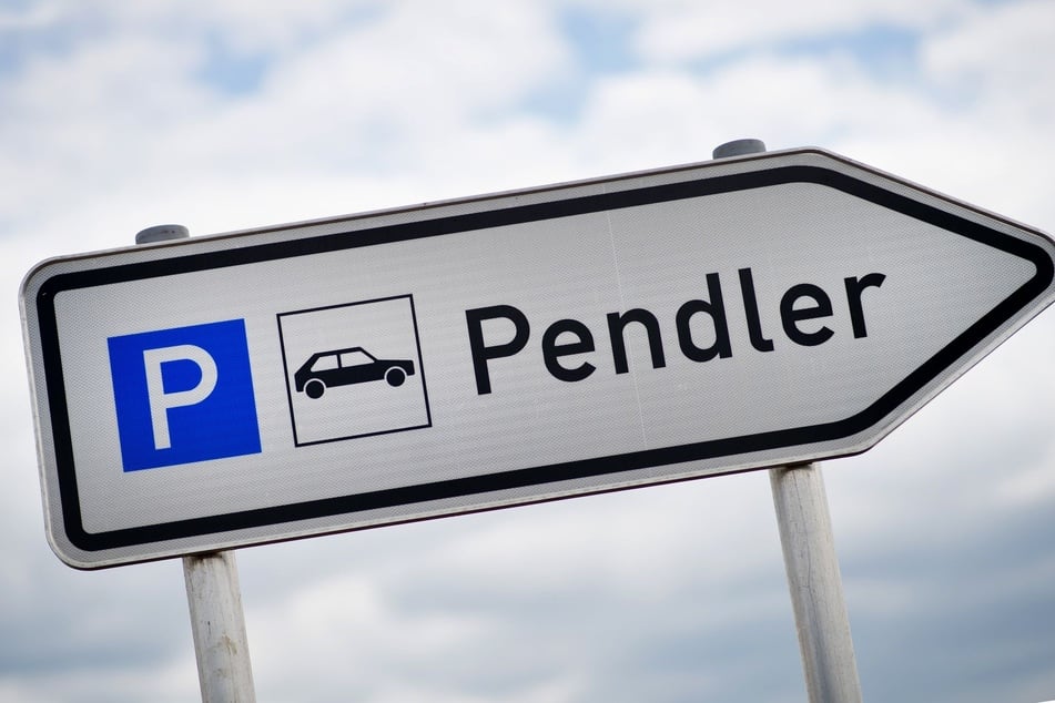 Für alle, die nicht mit der Bahn pendeln können oder wollen, ist das Auto meist die einzige Alternative.