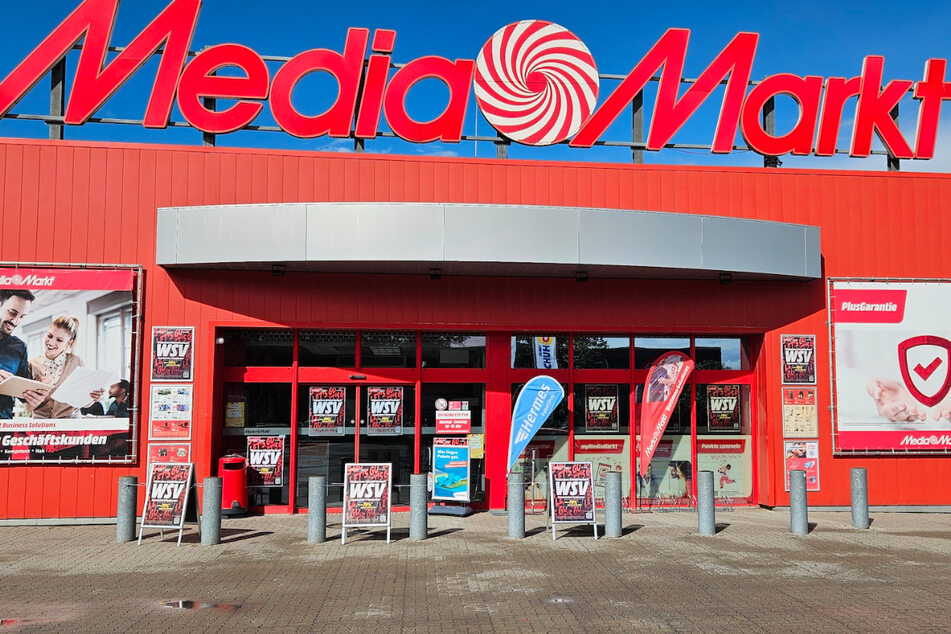 MediaMarkt Stade Haddorfer - Grenzweg 2a.