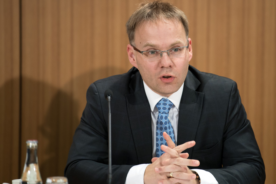 Christian Blex (46) war wegen einer Russland-Reise aus der AfD-Fraktion im Landtag ausgeschlossen worden.