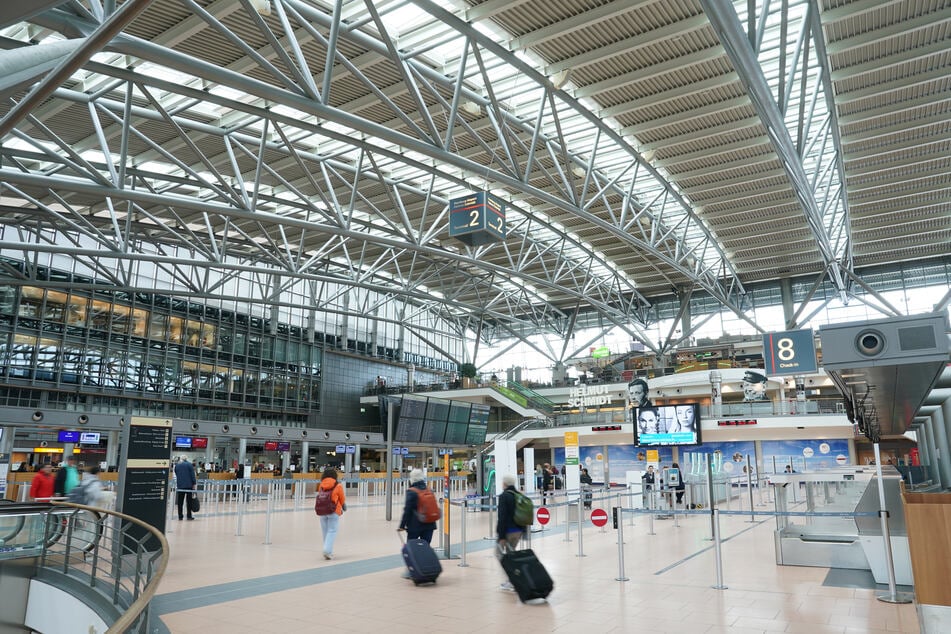 Mann vergisst etwas im Flieger - und sorgt für Chaos am Hamburg Airport