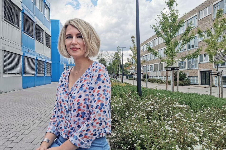 Maxi Heß (42), Leiterin der Universitätsschule Dresden, will ihre Schüler lieber befähigen, statt vor Social-Media abzuschotten.