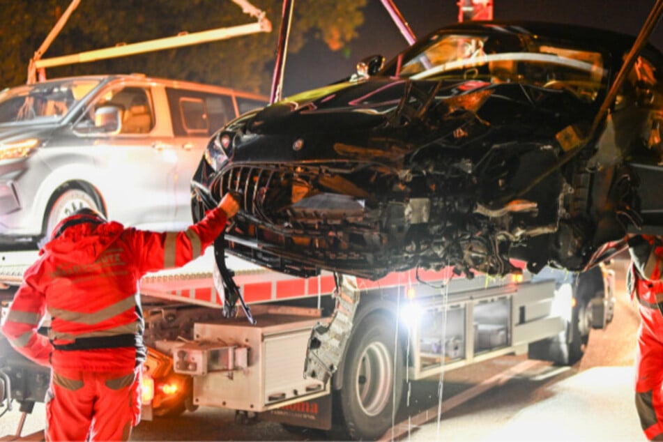 Unfall A8: Luxus-AMG kracht in Transporter, 100 Meter weiter nächster Crash: Fünf Verletzte auf A8