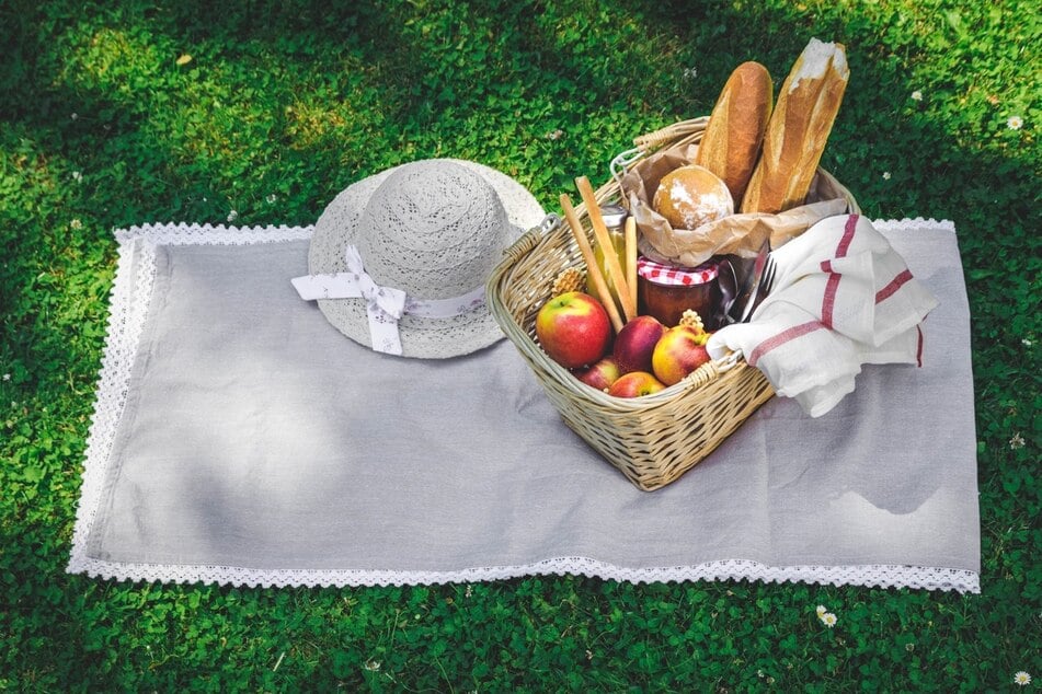 Beim Mitbring-Picknick am Schelli kann man neue Bekanntschaften machen. (Symbolbild)
