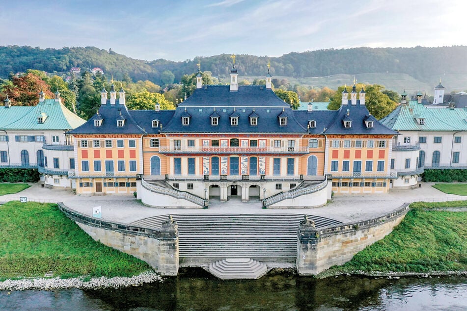 Schloss Pillnitz lockt jährlich 400.000 Besucher an. Der völlig überteuerte Parkplatz bleibt für sie kostenlos.