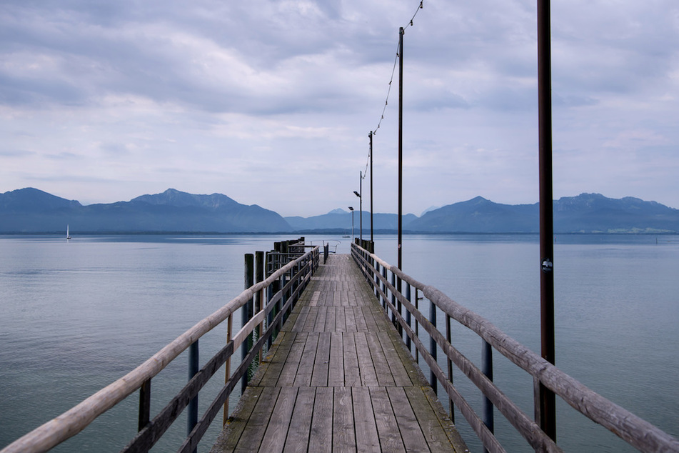 Am Chiemsee ist eine Schwimmerin ums Leben gekommen. (Symbolbild)