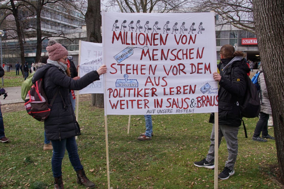 Demonstranten am Samstag in Stuttgart.