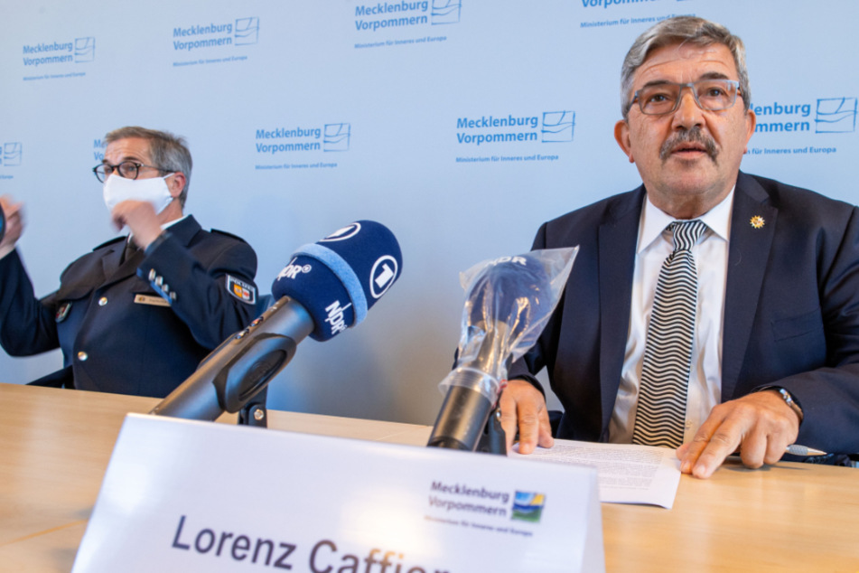 Rechtsextreme Chats von Polizisten: Razzien in weiterem Bundesland