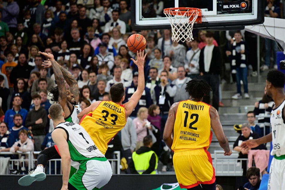 Heidelberg-Spieler Ryan Mikesell setzt zum Wurf an: Die Niners gerieten im ersten Viertel schnell in den Rückstand.