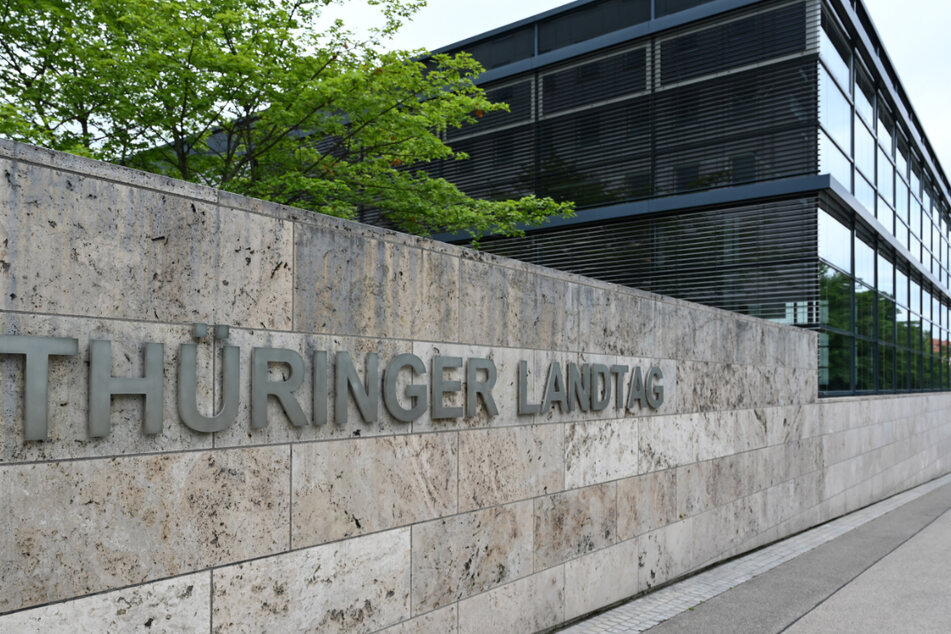 Das Gezerre nimmt kein Ende. Bereits am heutigen Freitag könnte die Entscheidung fallen, ob der Thüringer Landtag aufgelöst wird oder nicht.