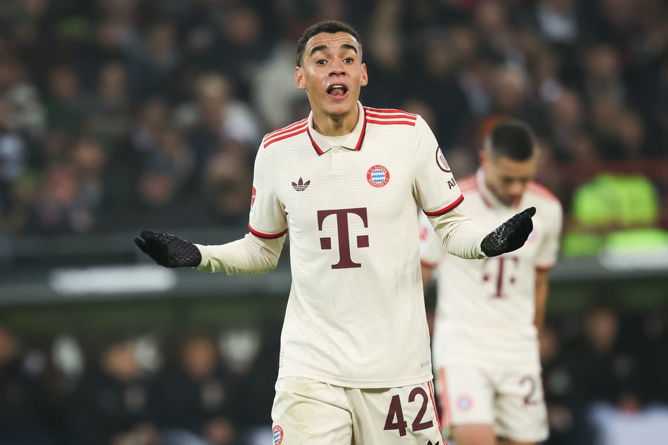 Jamal Musiala (21) steht beim FC Bayern noch bis zum Sommer 2026 unter Vertrag. Eine Verlängerung würde sich nicht nur finanziell lohnen.