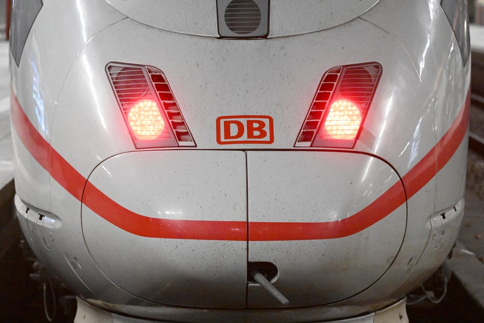 Das Zugteil des ICE konnte ab Dresden nicht weiterfahren. (Symbolbild)