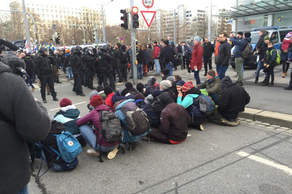Zu Sitzblockanden wie dieser ruft das Bündnis "Dresden nazifrei" dieses Jahr wegen der Pandemie nicht auf.