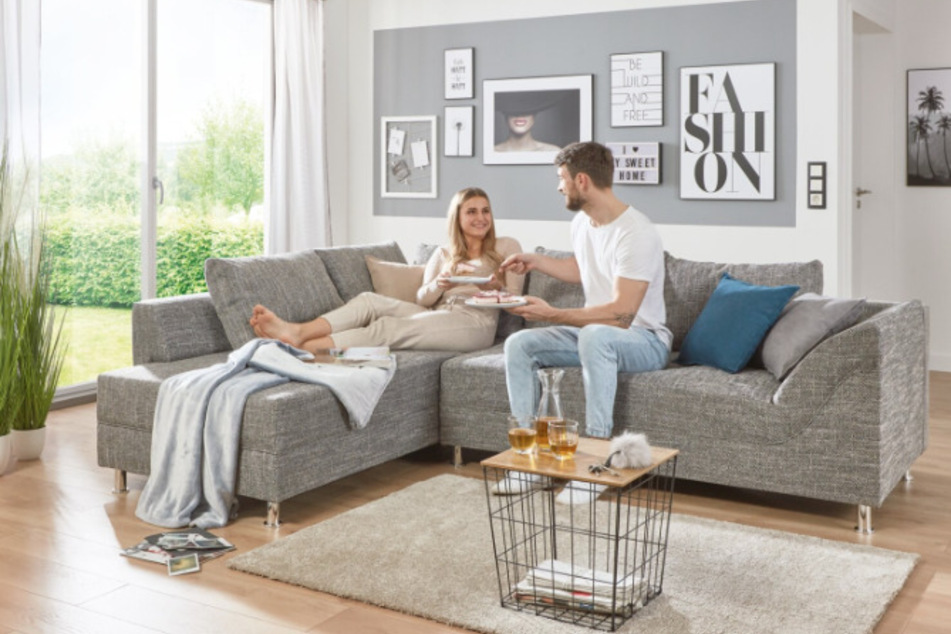 Wer dieses gemütliche Sofa jetzt richtig günstig haben will, muss hier vorbeischauen!