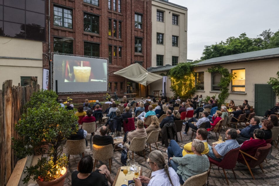 Der Tuffner Hof in Chemnitz lockt schon seit Jahren Fans zu Kino, Essen und Livemusik.