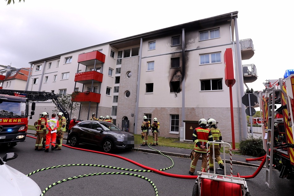 Derzeit befinden sich aufgrund des Brandes eine Frau und ihr Kind im Krankenhaus.