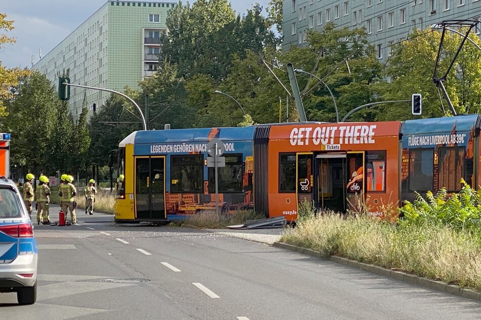 Die Tram entgleiste bei dem Unfall.