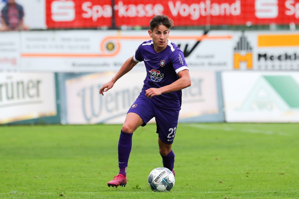 Mittelfeldspieler Nicolas Sessa wechselt vom FC Erzgebirge Aue zum 1. FC Kaiserslautern.