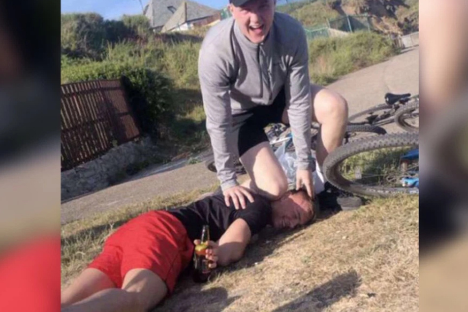 Die drei Jugendlichen, die an dem Foto beteiligt waren, müssen nun mit einer Anklage rechnen.