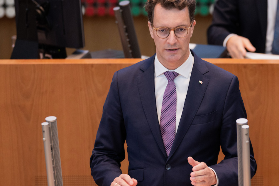 NRW-Ministerpräsident Hendrik Wüst (46) zeigte sich fassungslos und lobte die Courage des Opfers.