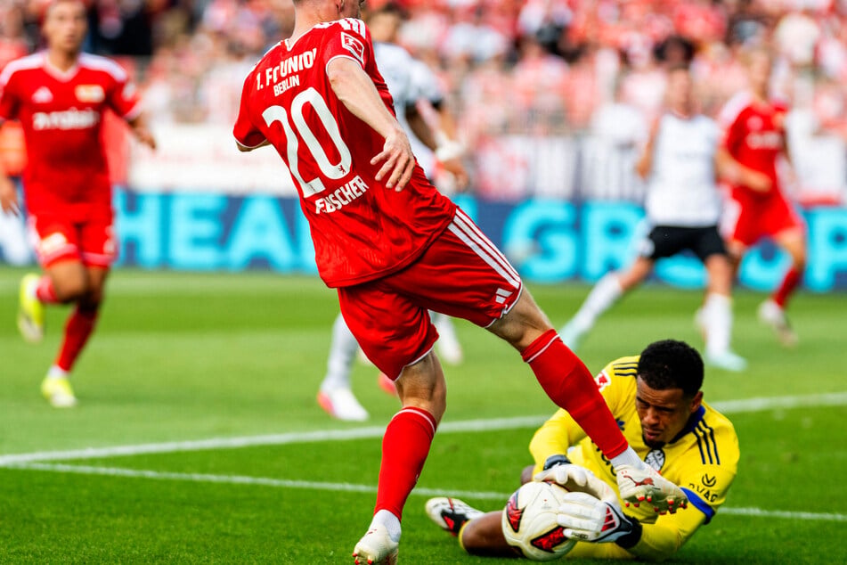 Beim 3:3 von Eintracht Frankfurt bei Union Berlin rettete Noah Atubolu seinem Team mit einer hervorragenden Leistung letztlich einen Punkt.
