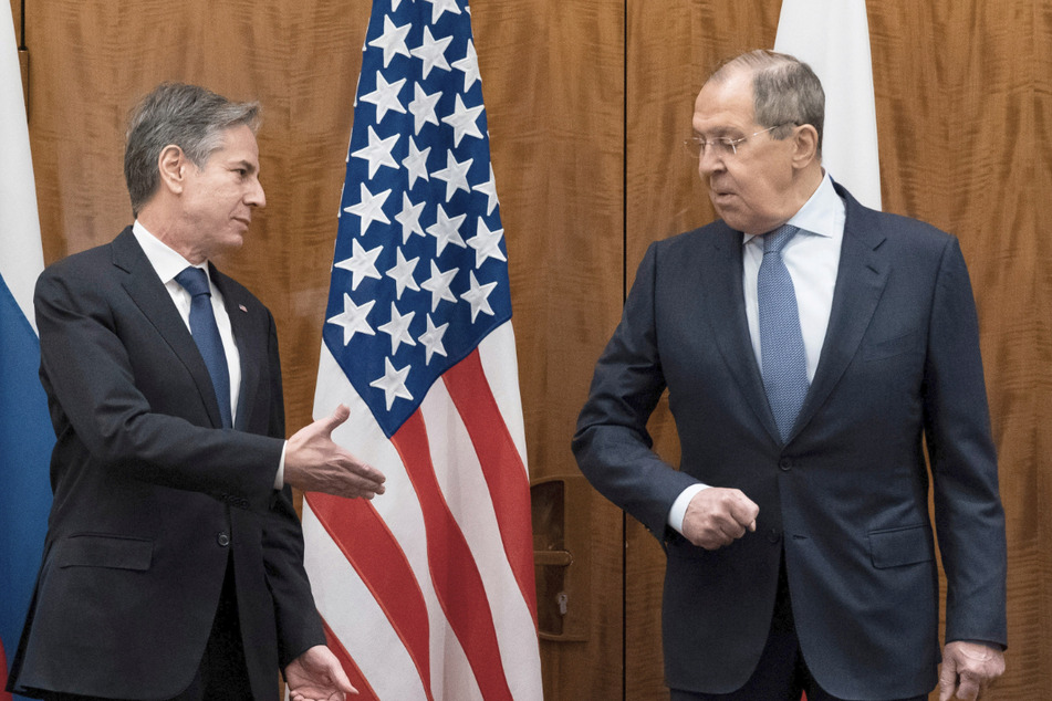 US-Außenminister Antony Blinken (60, links) und sein Amtskollege Sergej Lawrow (73) tauschten sich über die Verhaftung von Evan Gershkovich wegen angeblicher Spionage am Telefon aus. (Archivbild)