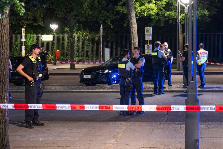 Die Polizei konnte einen Tatverdächtigen ermitteln und fahndet nach dem mutmaßlichen Schützen.