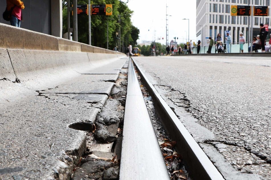 Gleise und Asphalt am Dr.-Külz-Ring sind verschlissen.