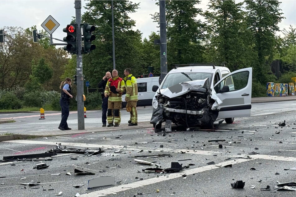 Der Fahrer (22) des Peugeot versuchte nach dem Unfall zu fliehen.